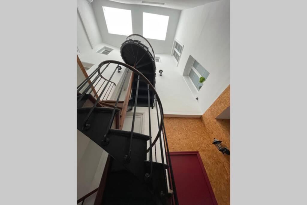 Appartement «La Vie Est Belle» Au Coeur De Sezanne Bagian luar foto