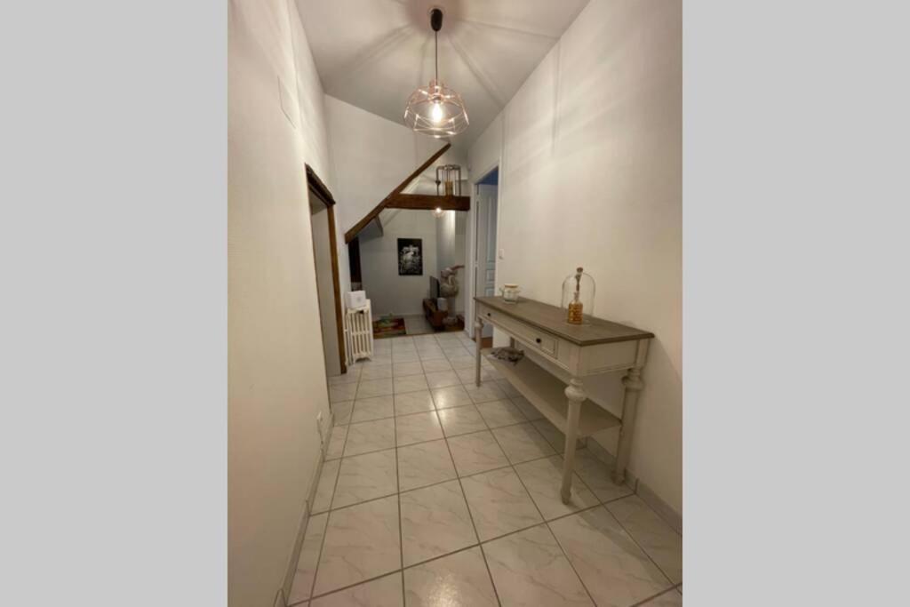 Appartement «La Vie Est Belle» Au Coeur De Sezanne Bagian luar foto